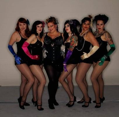 some of the burlesque dancers in Romantasy Cabaret