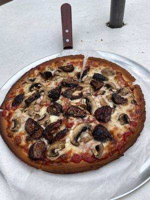 10" Gluten Free Pizza with figs and mushrooms