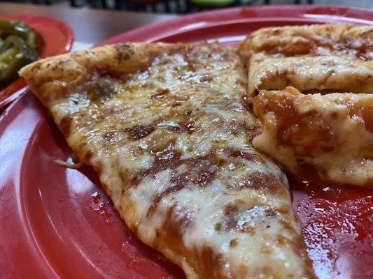 Juicy, cheesy fresh cheese pizza