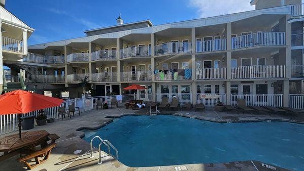 Poolside, so nice