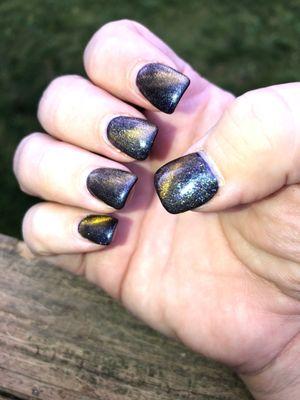 Cats eye nails