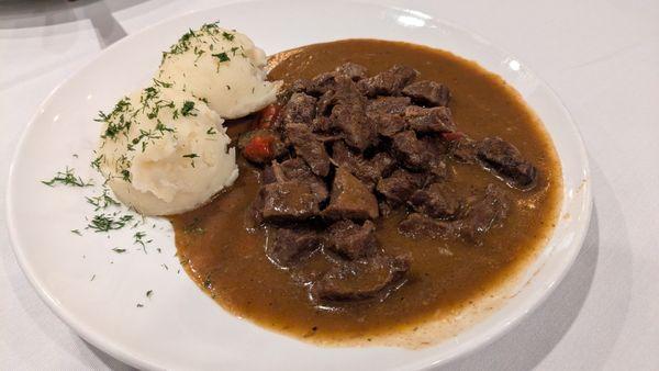 Beef goulash - beef was mostly tender, flavor was kinda mid, mash is a bit dry