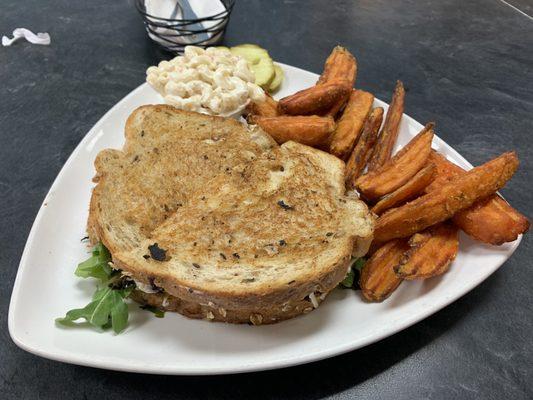 Cranberry chicken salad sandwich (delicious)