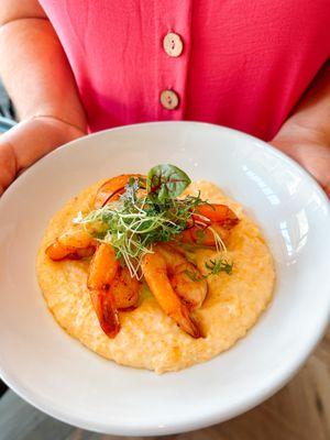 Shrimp and grits with jalapeño cream sauce