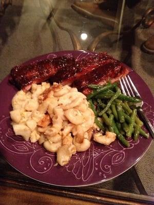 Smoked baby backs, homemade Mac & cheese, & green beans! Smokin Hott