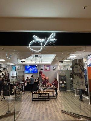 Jenni Rivera Fashion: Located in Brea Mall