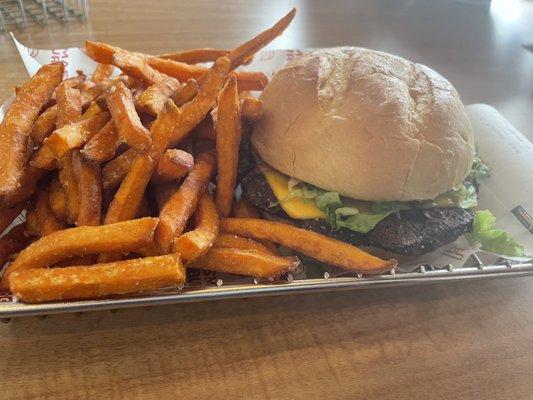 COLORADO BLACK BEAN BURGER