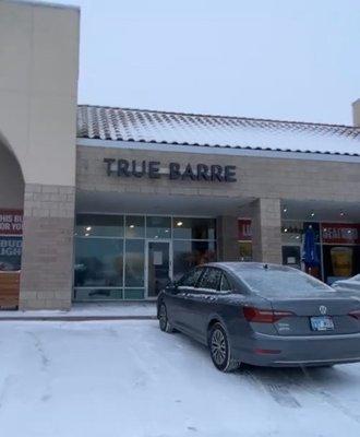 True barre Lawrence studio front