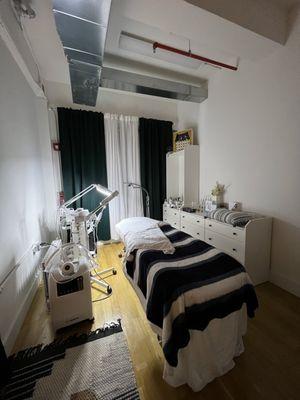 Facial room