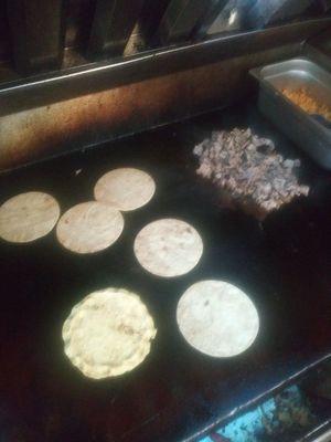 Sopes carne asada