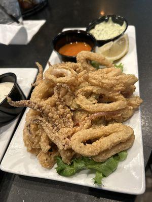 Calamari with sauce on the side !