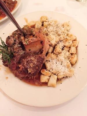 Osso Bucco and gnocchi!! Yummy!!