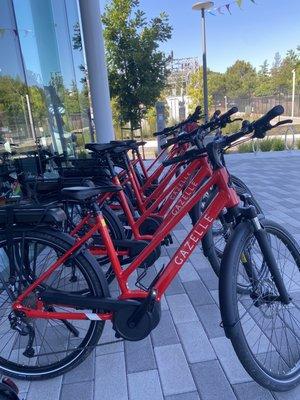 Bike shop at The Hub! Mike's Bikes & Coupa Café in The Hub at Stanford Research Park!