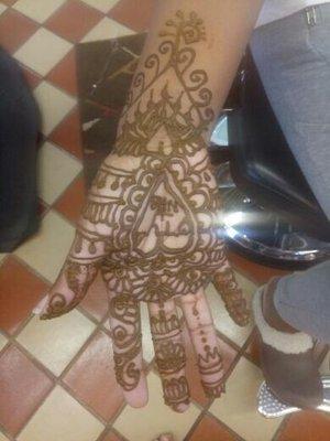 Hi all of our valuable costumer we are starting henna services too...