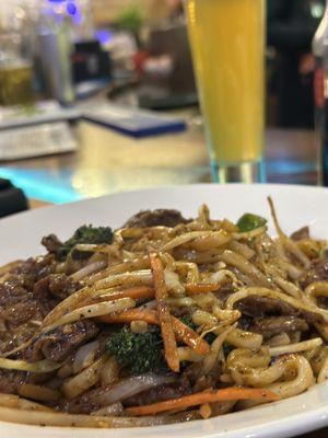 Black Pepper Beef Udon Plate