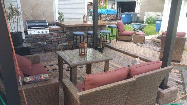 Build a beautiful outdoor entertainment area. Call to schedule your free consultation today.