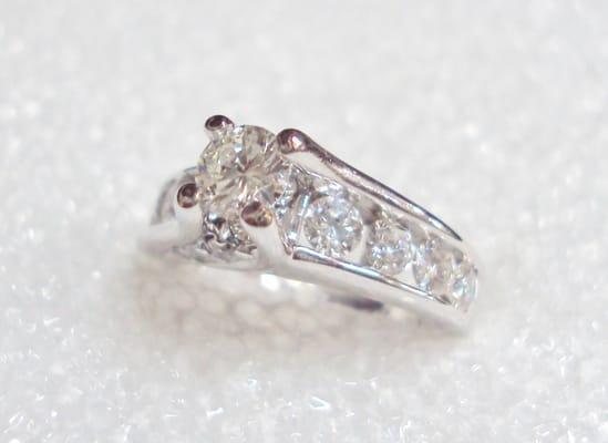 We have a variety of bridal styles at Jim Green Jewelers. We pride ourselves on the great quality of our product.