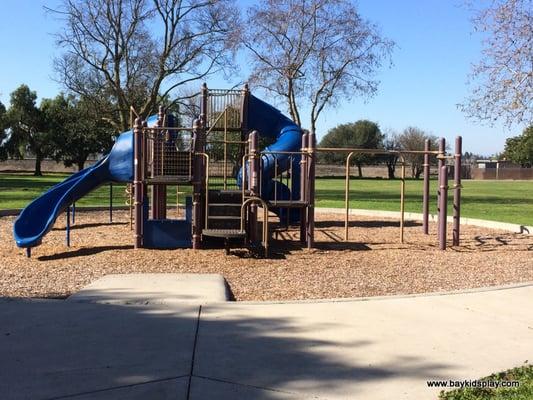 Rancho Arroyo playground! (via http://www.baykidsplay.com/parks-and-recreation-rancho-arroyo/)