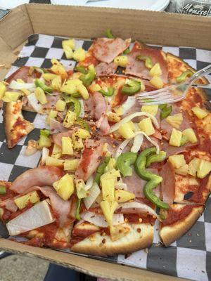 Gluten free pizza crust, no cheese (don't offer dairy free) Hawaiian pizza