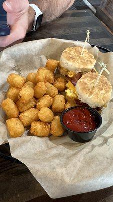 Breakfast sliders with tots