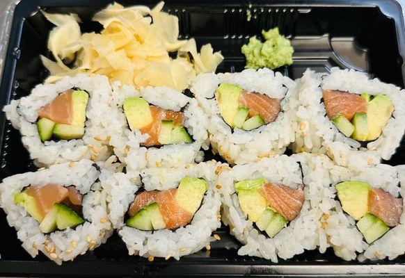 Salmon Roll (8pcs)