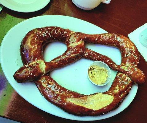 Salted Pretzel w/ Mustard