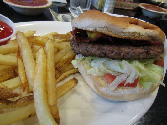 BACON Cheeseburger & Fries