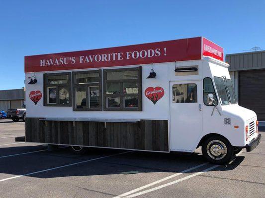 Havasu's favorite food truck 
  Serving variety of foods from barbecue,woodfire pizza ,Gourmet grilled cheese +++ we do it all big and small