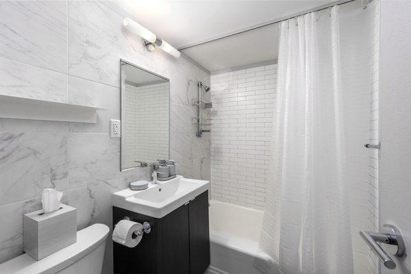 Model Apartment Bathroom