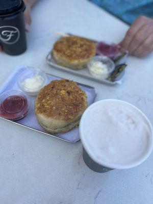 Chai latte & English muffin with cornflake topping