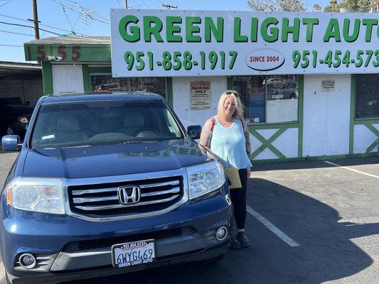 Green light was helpful for Gentlemens. There were also very nice and professional. and I was in and out within an hour. Very happy customer