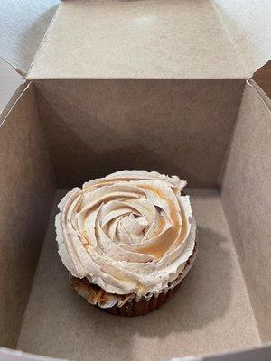 Cinnamon muffin with buttercream