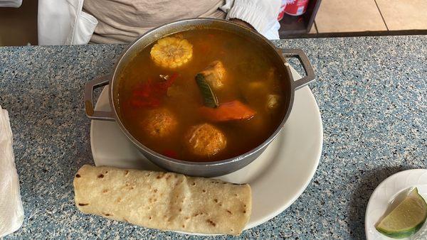 Sopa de Gallina con Albóndigas