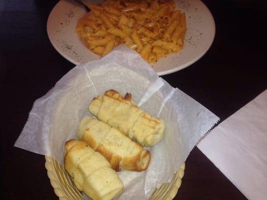 Plain bread. Lol was hoping for garlic knots