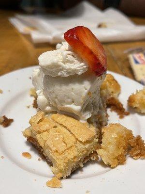 Butter cake with vanilla bean ice cream