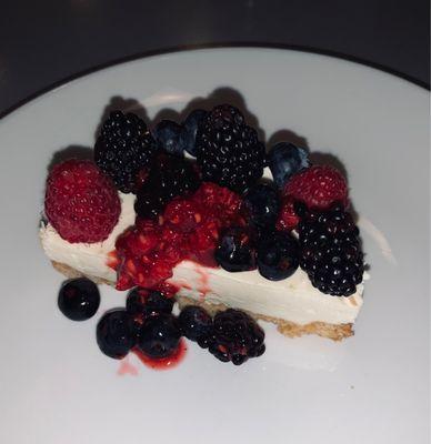 Cheese cake with berries