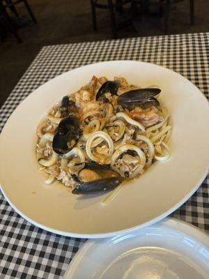 Zuppi di Pesca with pasta.