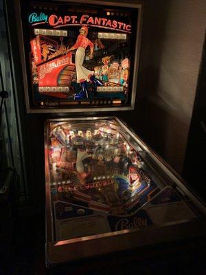 Captain Fantastic pinball machine