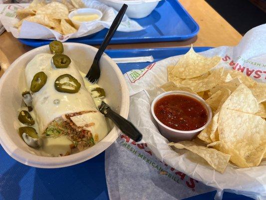 Quesorito, Chips & Salsa