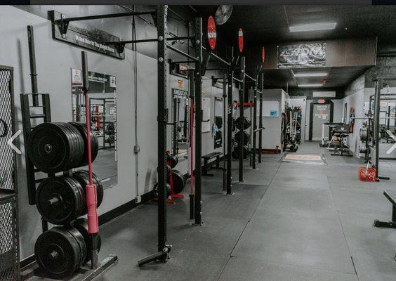 CFC main weight room rig and pullup bars