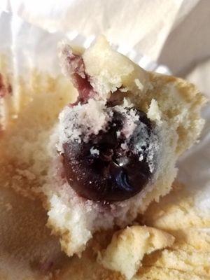 Real, plump cherries in the cherry muffin