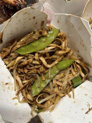 Vegetable lo mein