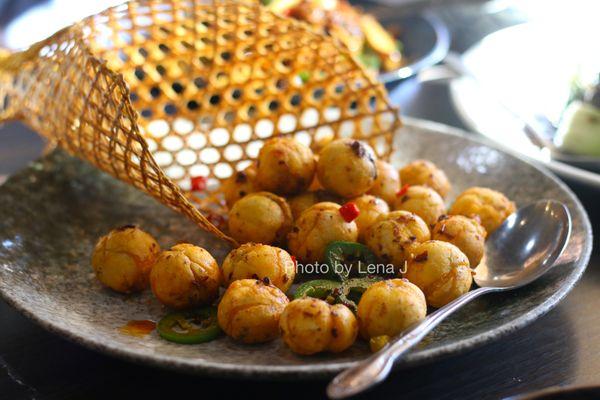 B6. Fried Glutinous Rice Ball 外婆湾炒汤圆 ($17.95) - tasty, but better to share in a large group because it's a lot of flavors.