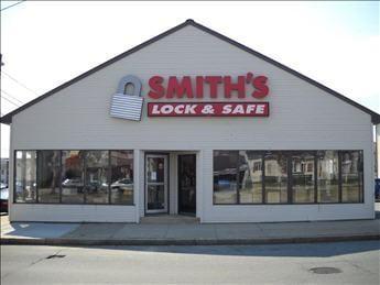 Smith's Lock & Safe logo