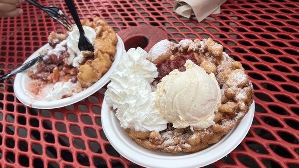 Strawberry & cream funnel cake + vanilla ice cream added on top ! It was bomb (you can choose your ice cream)