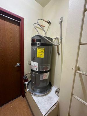 Standard gas water heater