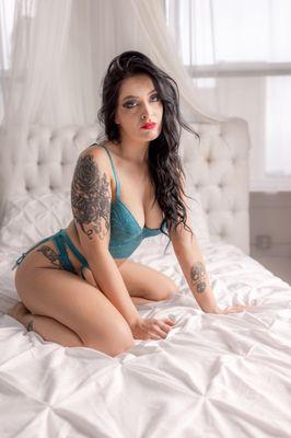 Boudoir photoshoot with model Jade Moon.