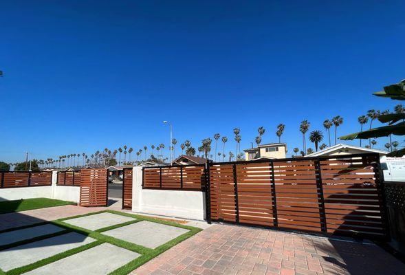 custom wood fence and gate installatiion. los angeles