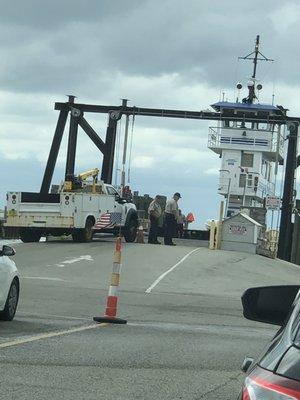 Mechanics truck is never a good sign when you're waiting @ Hatteras to get to Ocracoke: 9/2/21