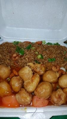 "Sweet & sour chicken w/ shrimp fried rice"-(lunch special)